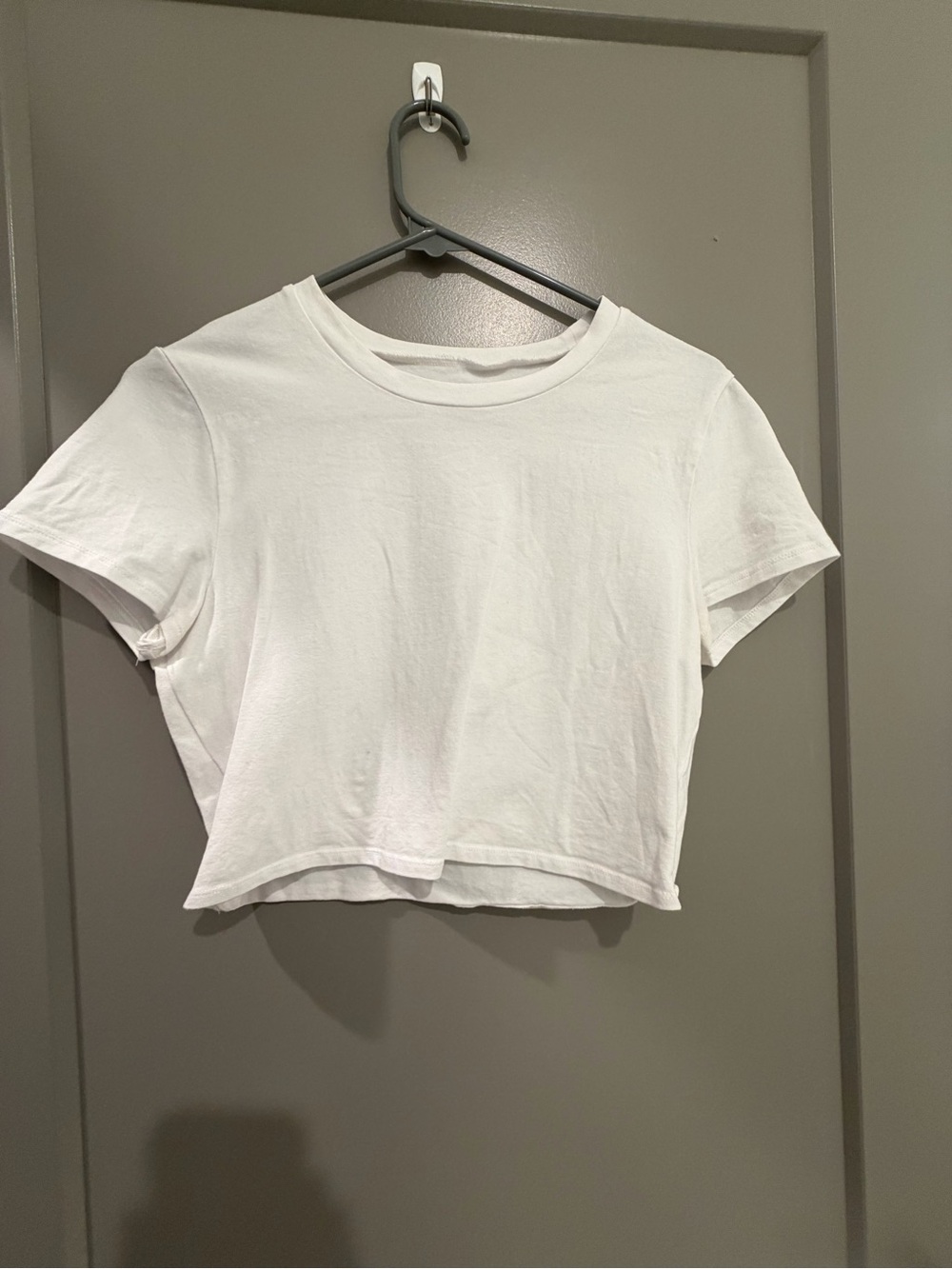 Abercrombie & Fitch White Cropped Crewneck Tee